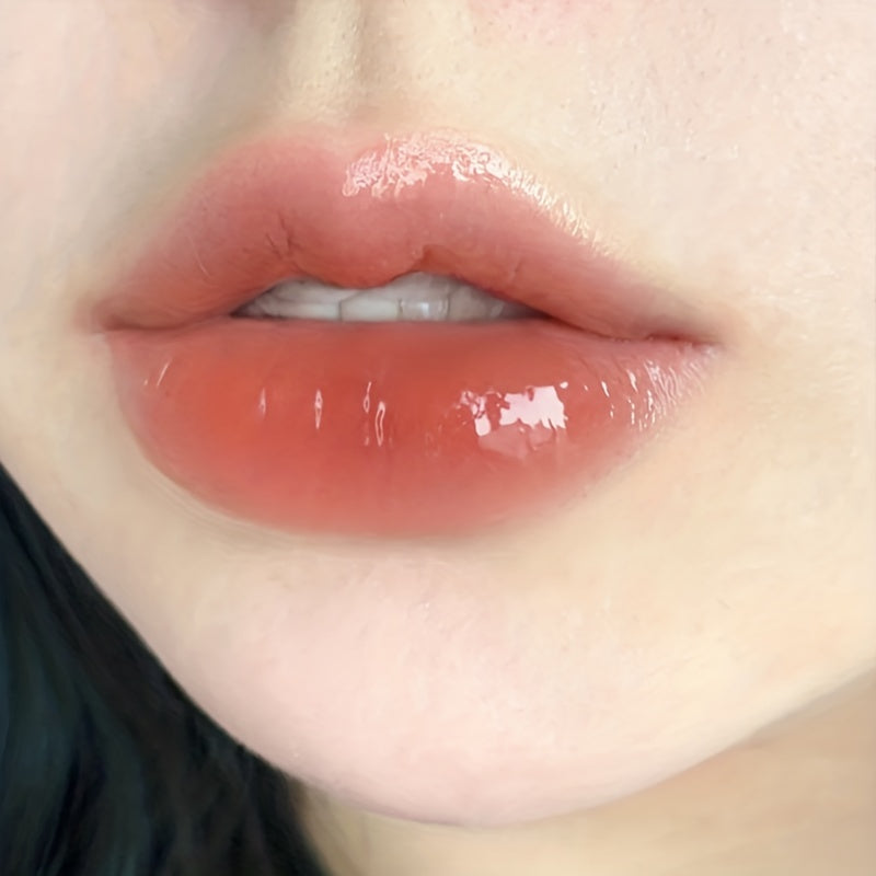 6 color lip glaze, cute little bear, mirror gloss, jelly lips with sparkling light dew water, long-lasting stain resistant transparent film forming lip gloss, full lip color.